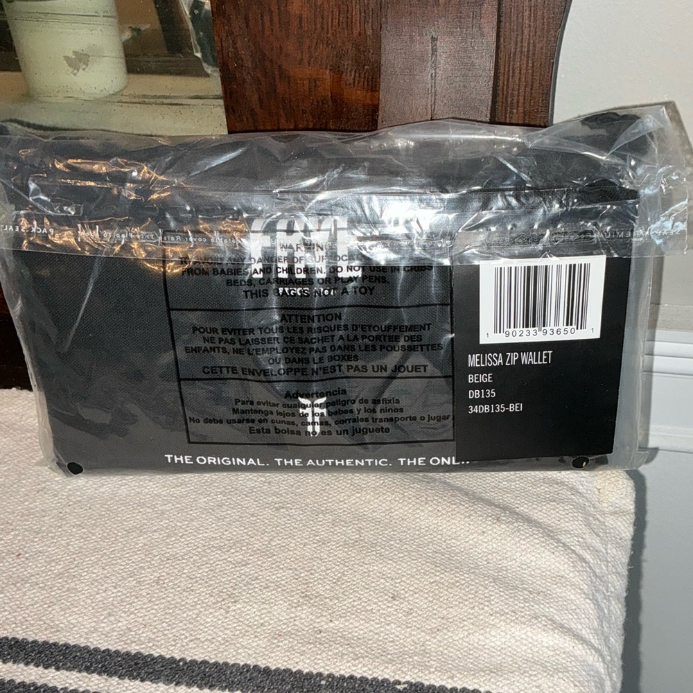NWT Frye Leather Melissa Zip Around Wallet Beige Brown Retail $158 - Picture 13 of 13